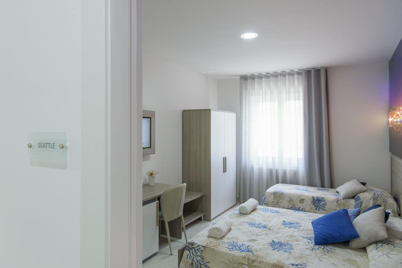 America Hotel 3*