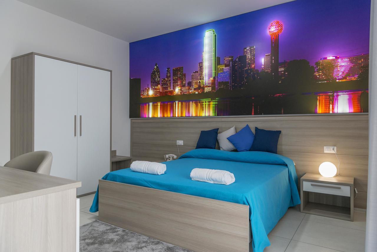 America Hotel 3*