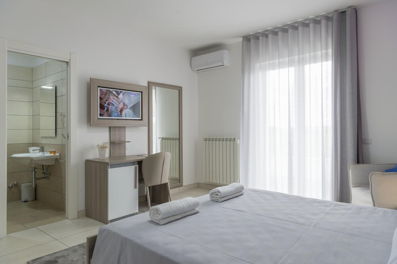 America Hotel 3*